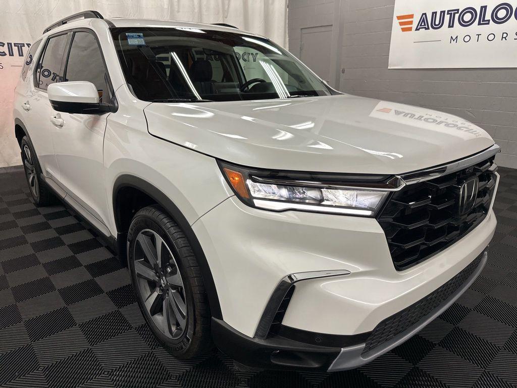 used 2024 Honda Pilot car, priced at $33,995