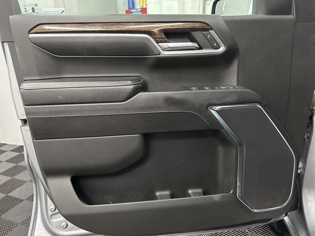 used 2023 GMC Sierra 1500 car, priced at $32,995