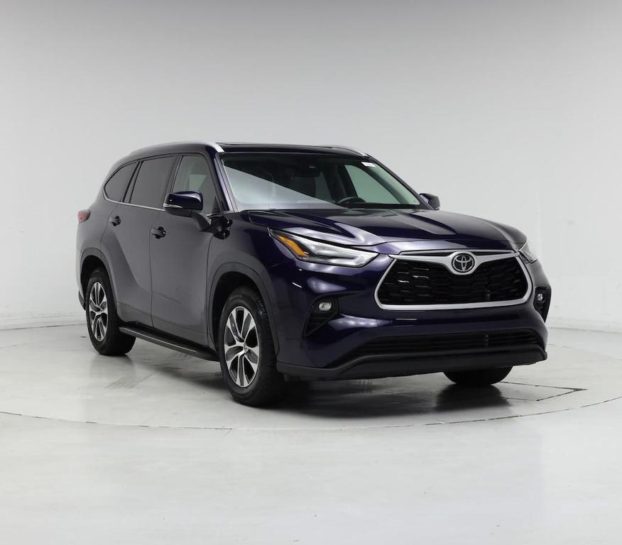 used 2022 Toyota Highlander car, priced at $33,998