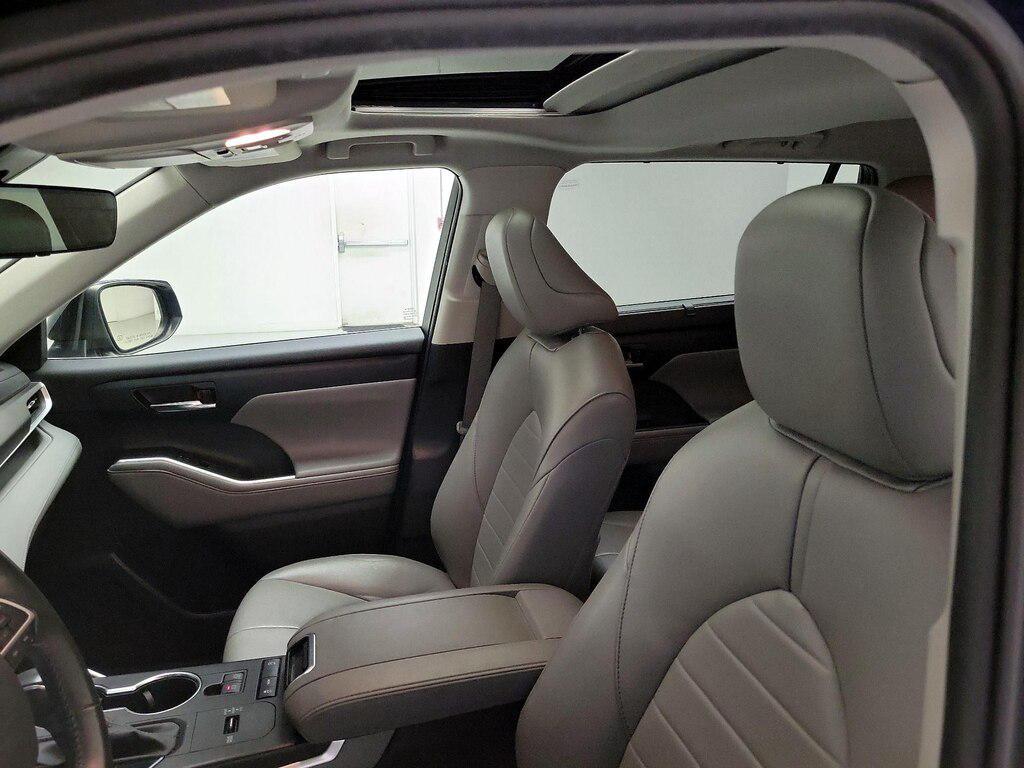 used 2022 Toyota Highlander car, priced at $33,998