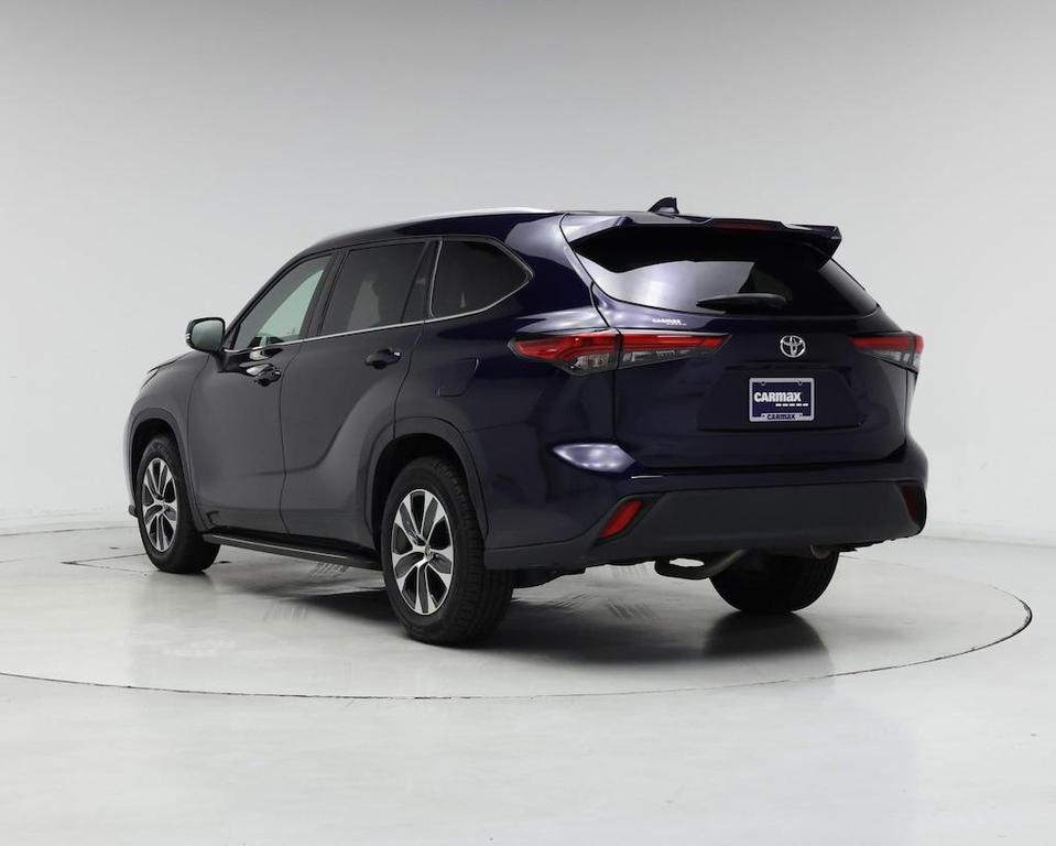 used 2022 Toyota Highlander car, priced at $33,998