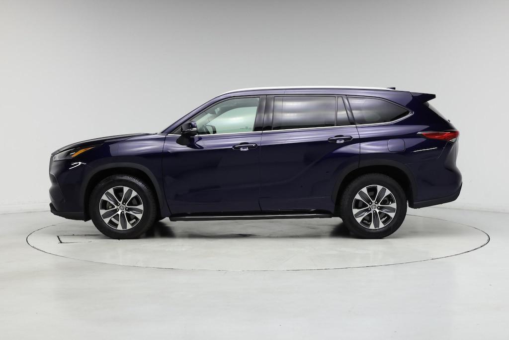 used 2022 Toyota Highlander car, priced at $33,998