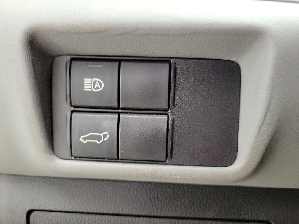 used 2022 Toyota Highlander car, priced at $33,998