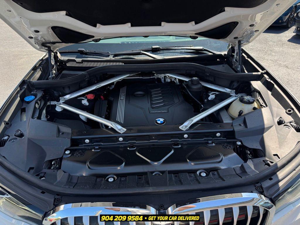 BMW X7 view 45