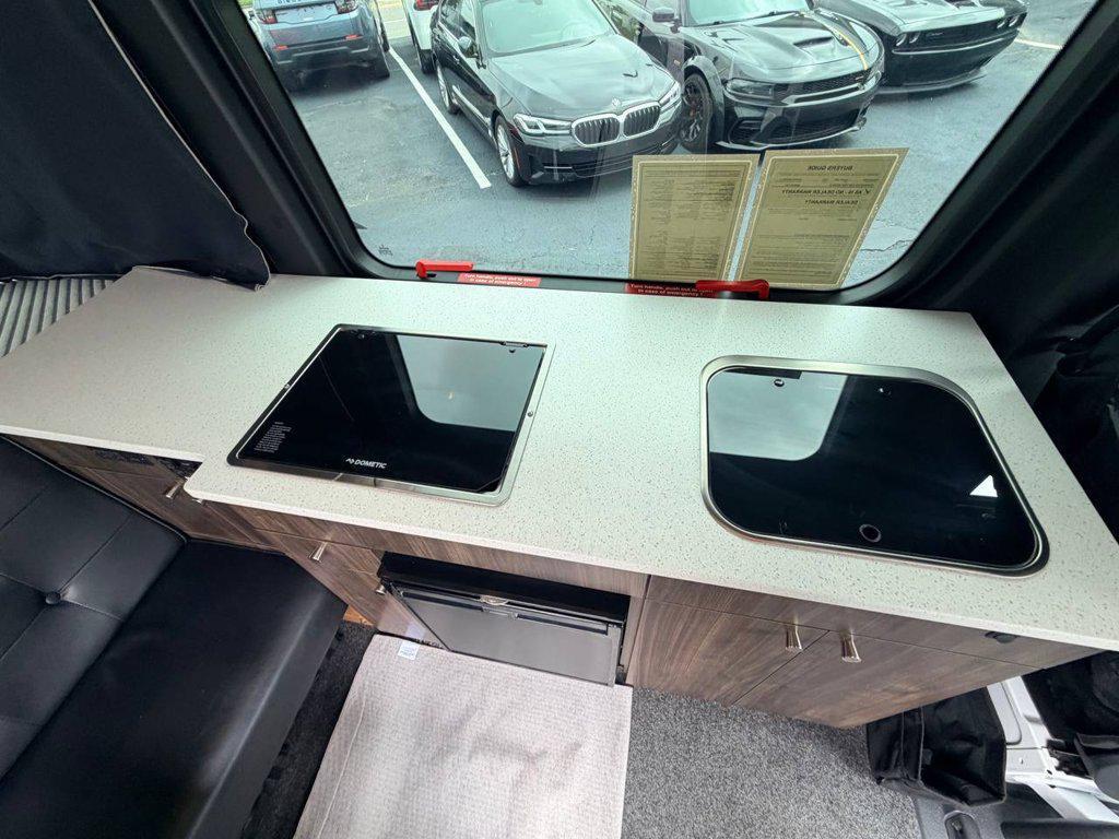 Mercedes-Benz Sprinter view 32