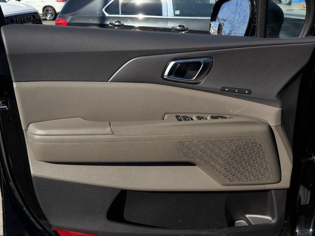 used 2025 Kia Carnival Hybrid car, priced at $35,995