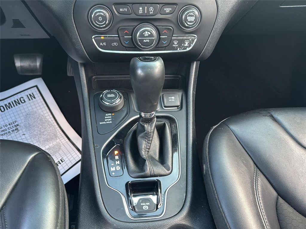 used 2020 Jeep Cherokee car, priced at $19,165