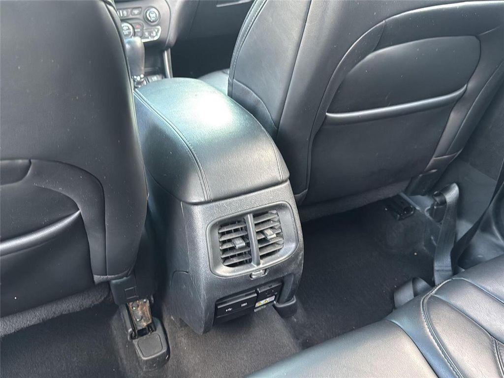 used 2020 Jeep Cherokee car, priced at $19,165