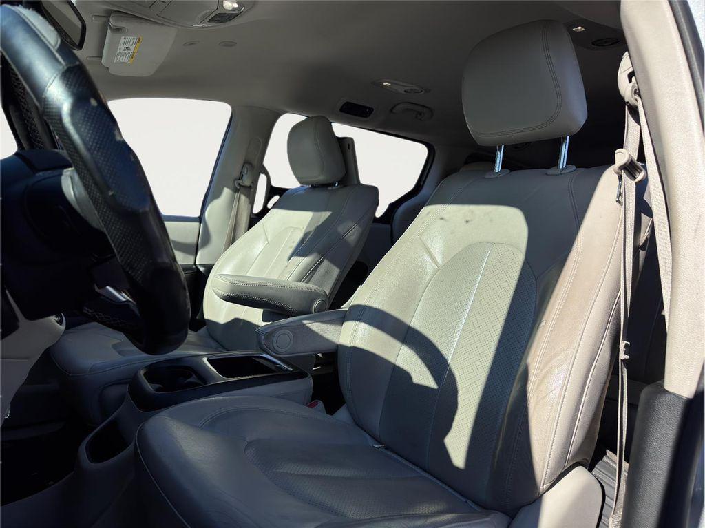 used 2020 Chrysler Pacifica car, priced at $20,895