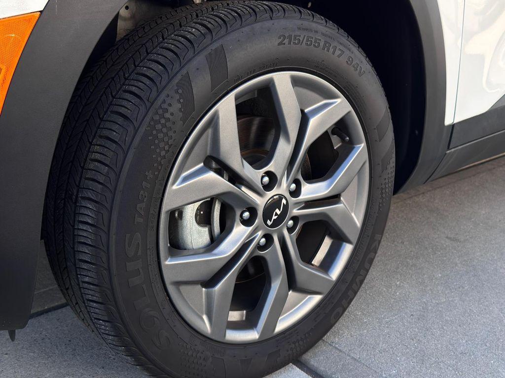 used 2024 Kia Seltos car, priced at $20,895