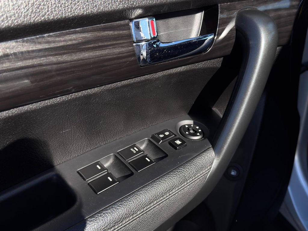 used 2012 Kia Sorento car, priced at $5,895