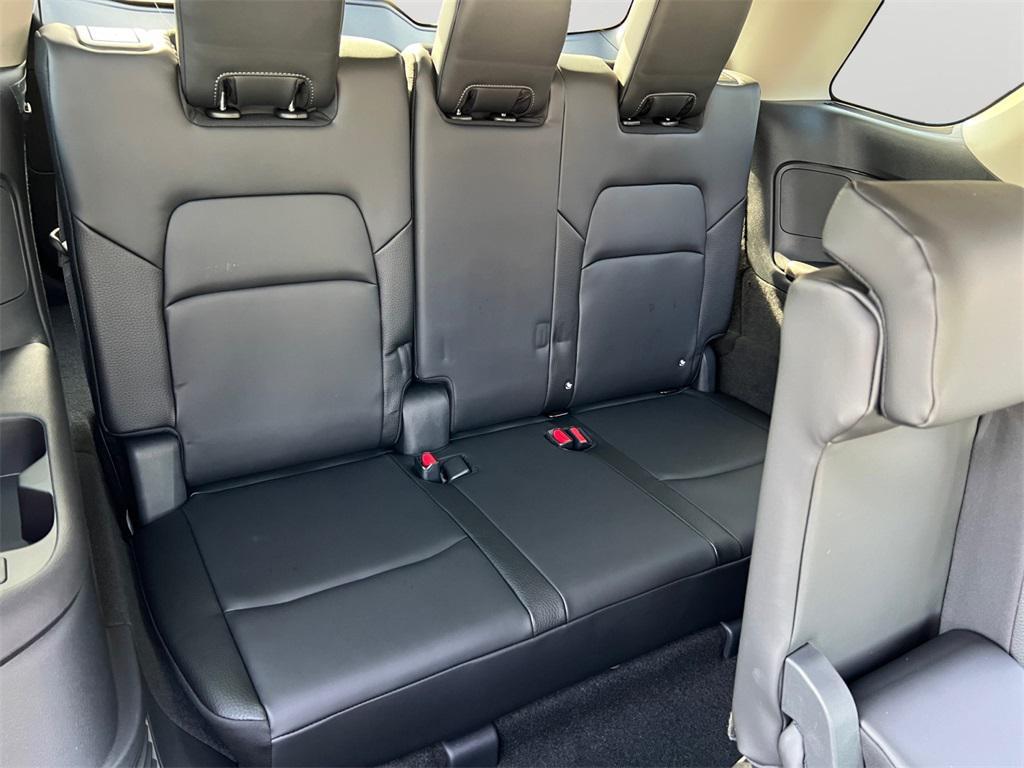 new 2025 Nissan Pathfinder car, priced at $36,319