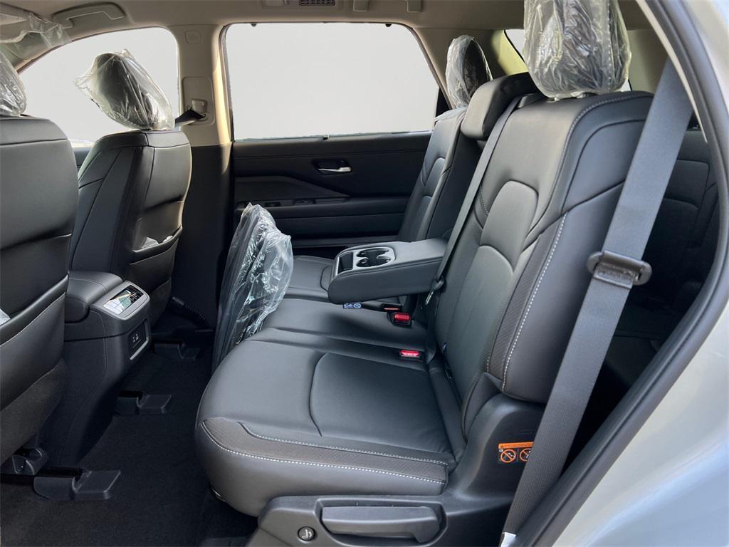 new 2025 Nissan Pathfinder car, priced at $36,319
