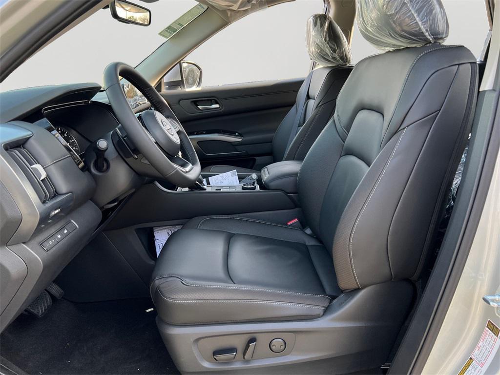 new 2025 Nissan Pathfinder car, priced at $36,319