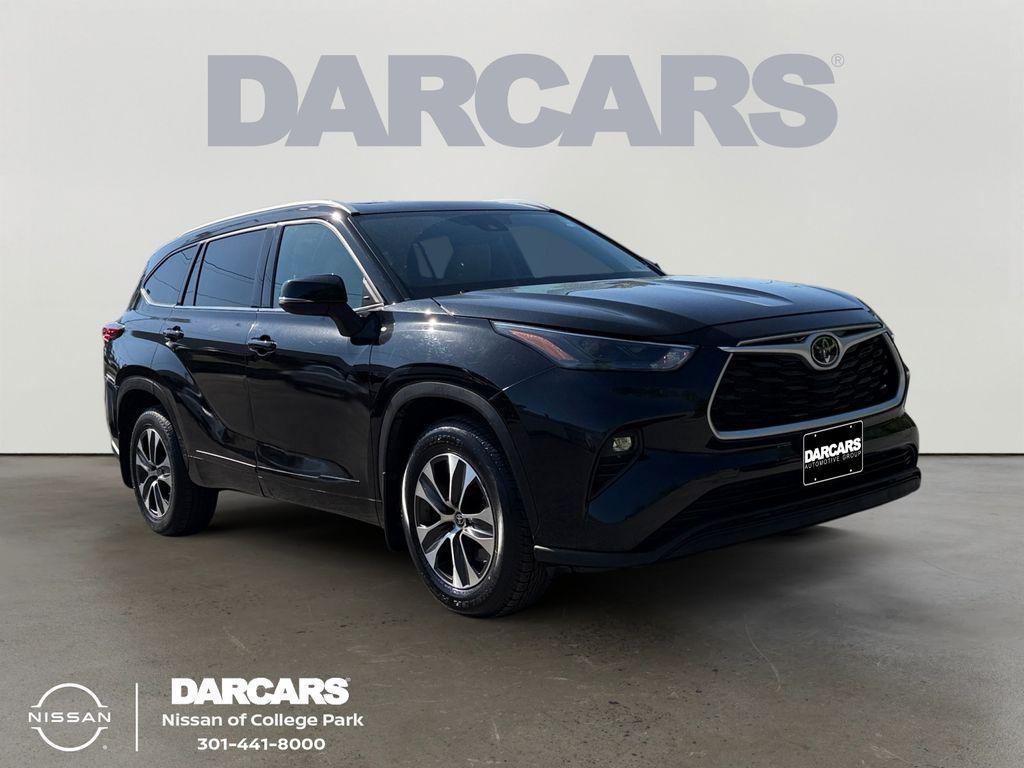 used 2022 Toyota Highlander car, priced at $32,050