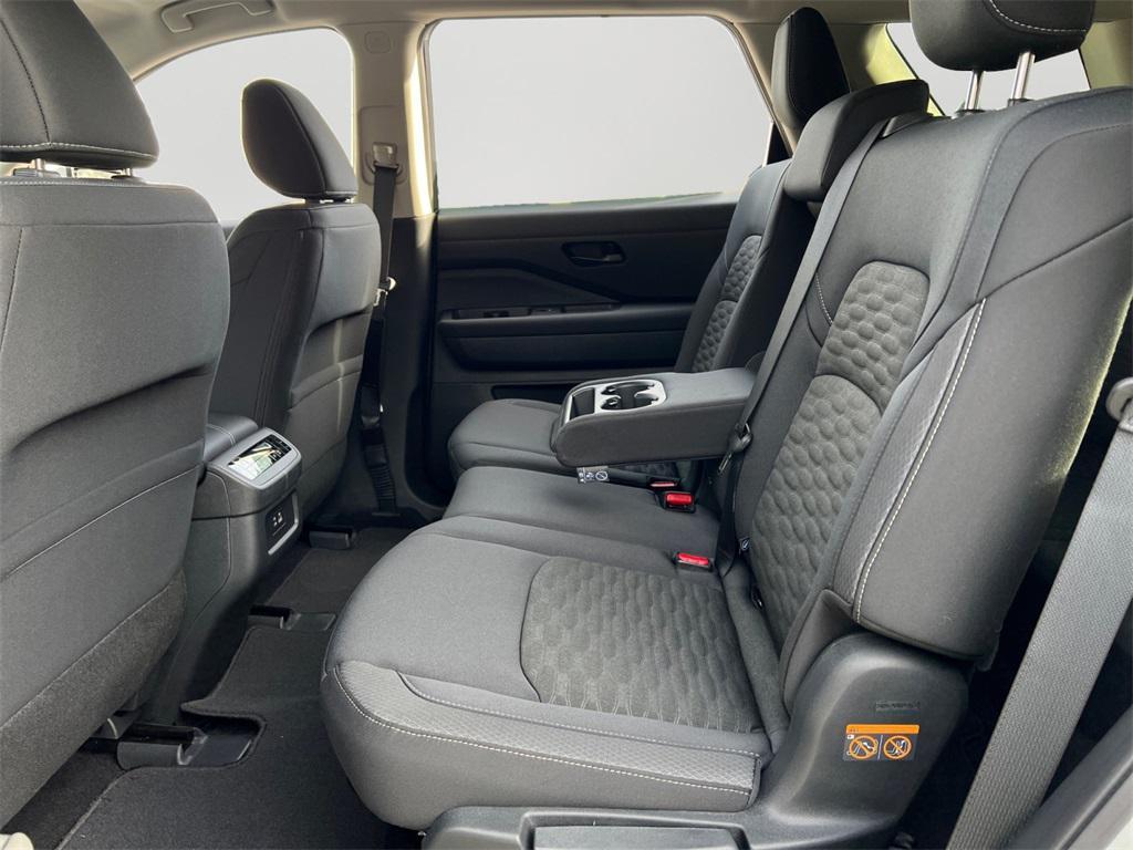 new 2025 Nissan Pathfinder car, priced at $33,928