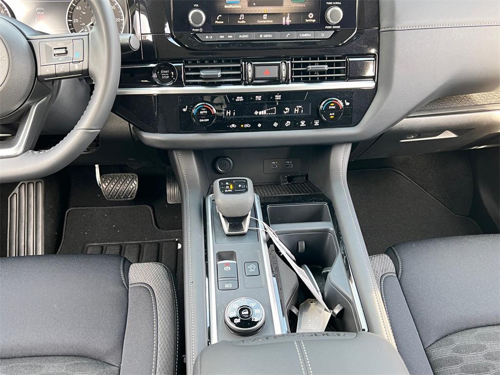 new 2025 Nissan Pathfinder car, priced at $33,928
