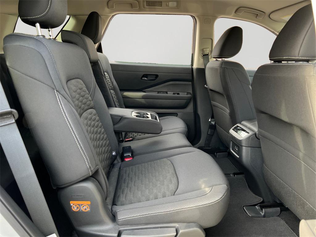 new 2025 Nissan Pathfinder car, priced at $33,928