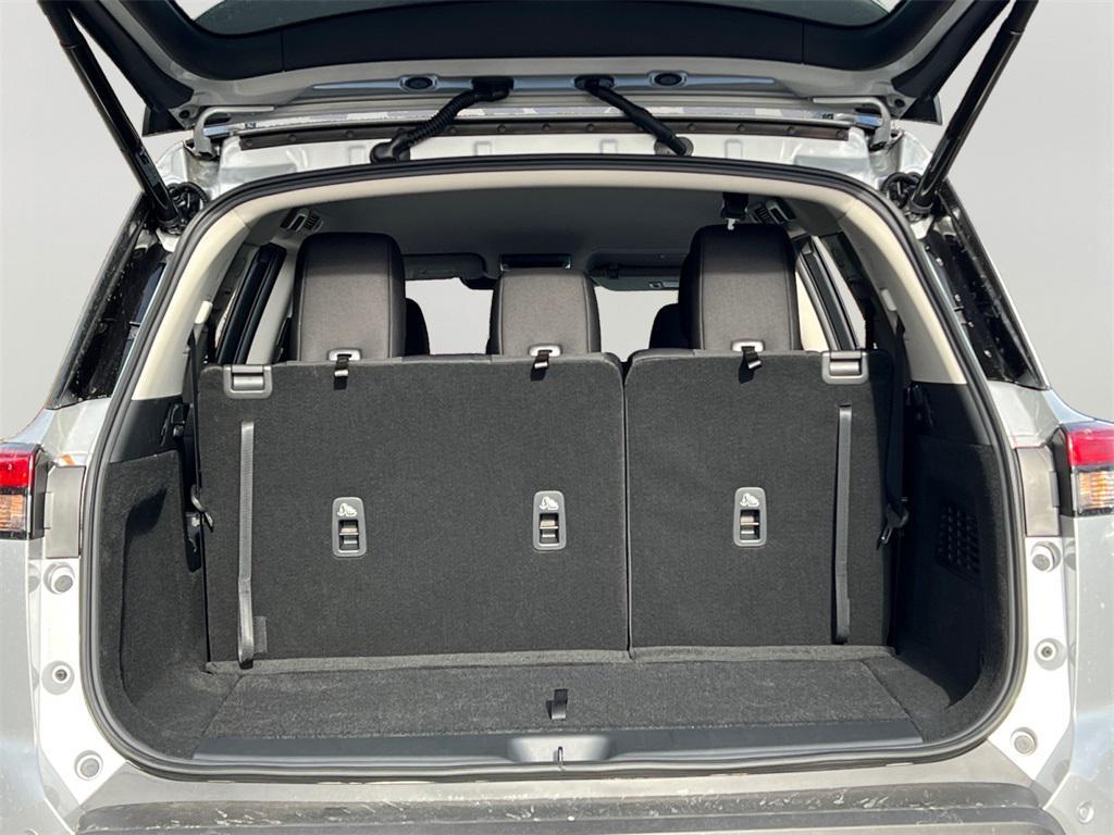 new 2025 Nissan Pathfinder car, priced at $33,928