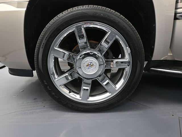 used 2011 Cadillac Escalade car, priced at $12,999