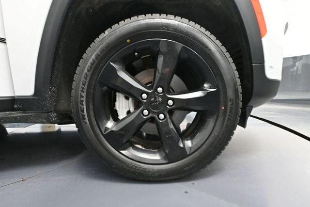 used 2024 Jeep Grand Cherokee car, priced at $34,993