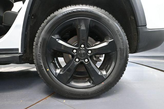 used 2024 Jeep Grand Cherokee car, priced at $34,993