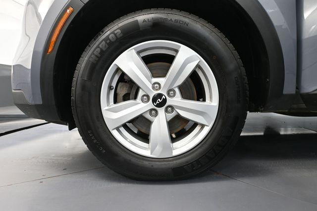 used 2023 Kia Sorento car, priced at $22,023