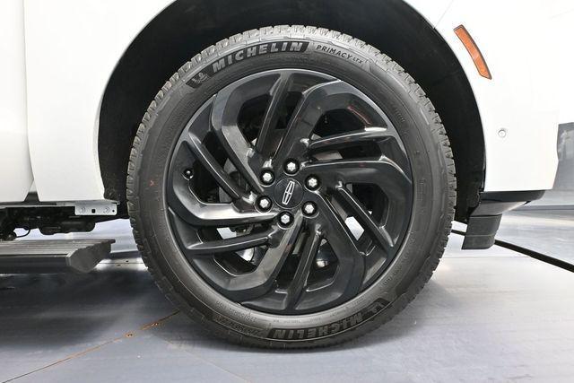 used 2025 Lincoln Navigator L car, priced at $93,393