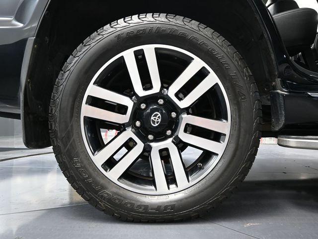 2018 Midnight Black Metallic Toyota 4Runner