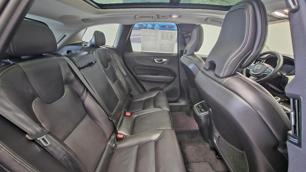used 2022 Volvo XC60 car, priced at $31,590