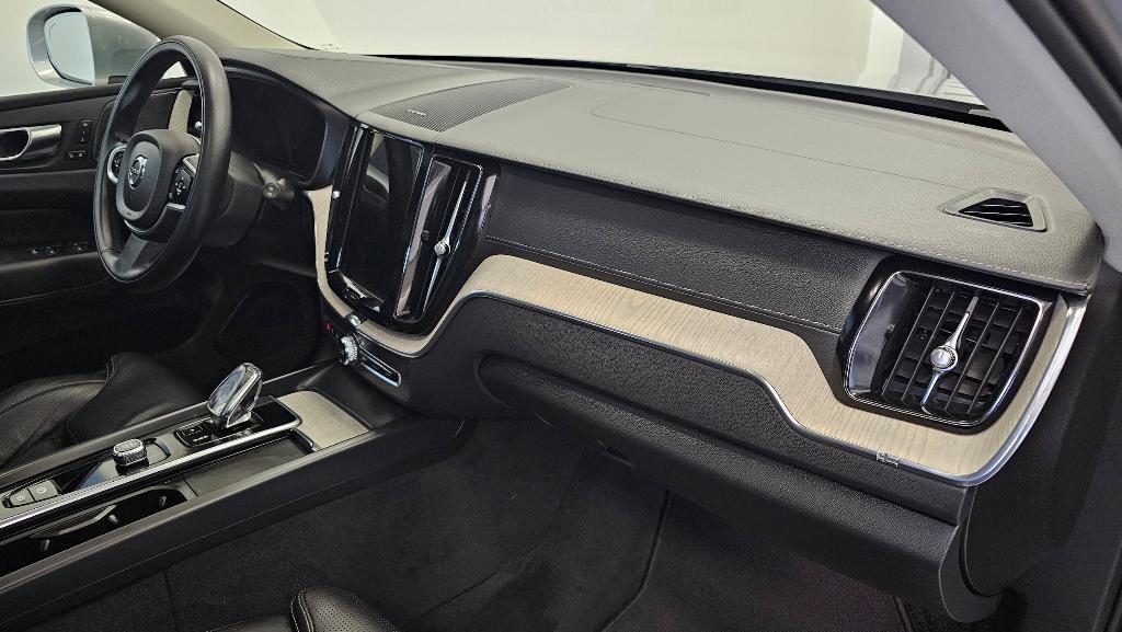 used 2022 Volvo XC60 car, priced at $31,590
