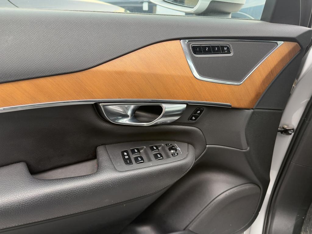 used 2021 Volvo XC90 car, priced at $29,105