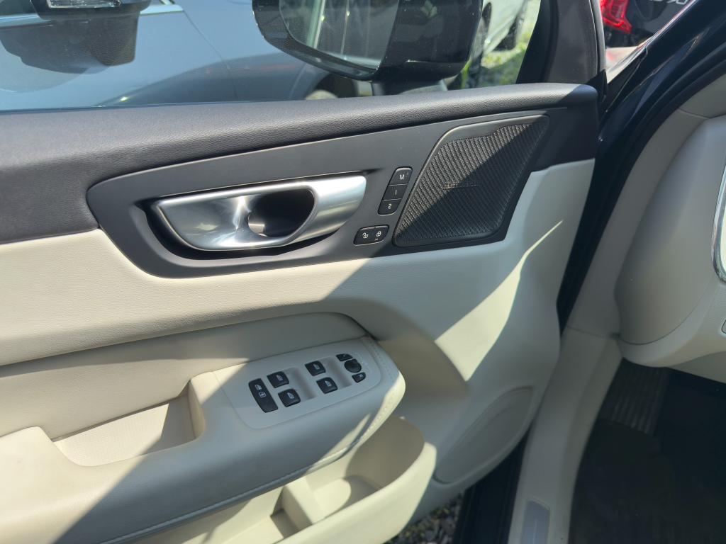 used 2024 Volvo XC60 Recharge Plug-In Hybrid car, priced at $42,944