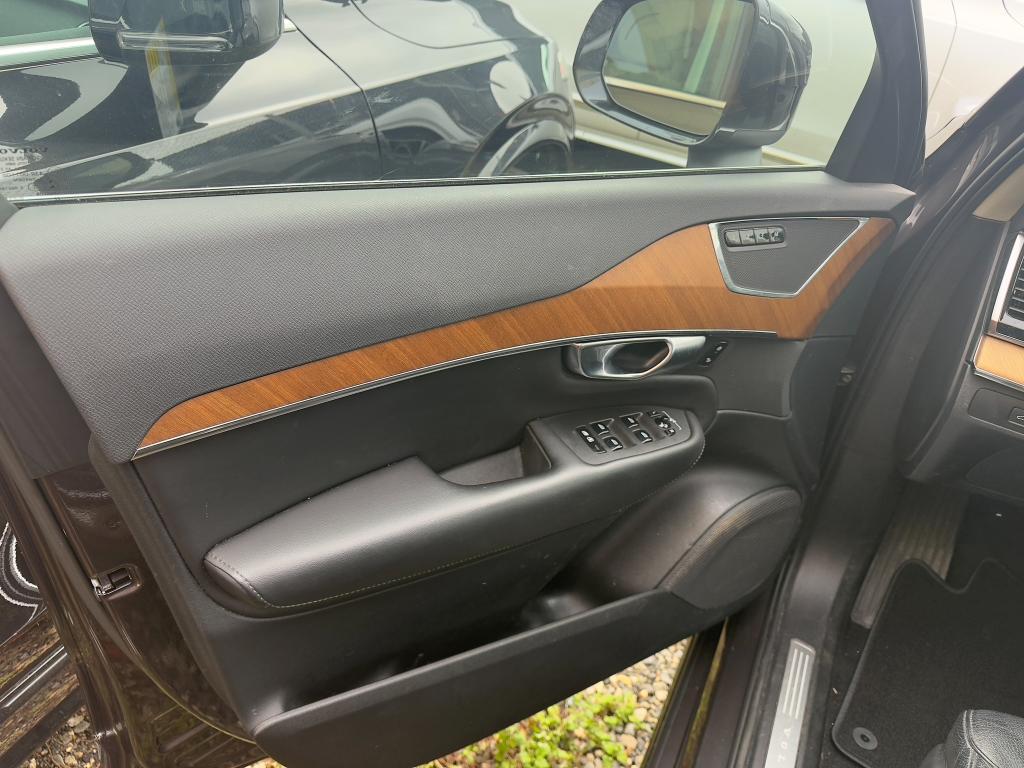 used 2023 Volvo XC90 car, priced at $35,902