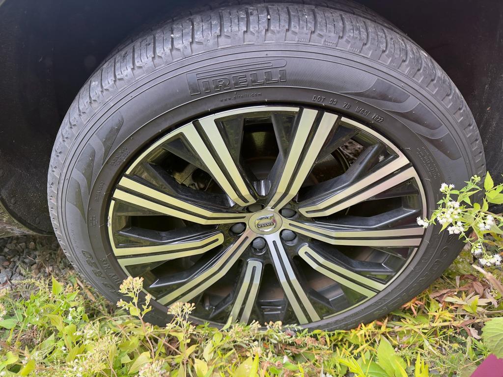 used 2023 Volvo XC90 car, priced at $35,902