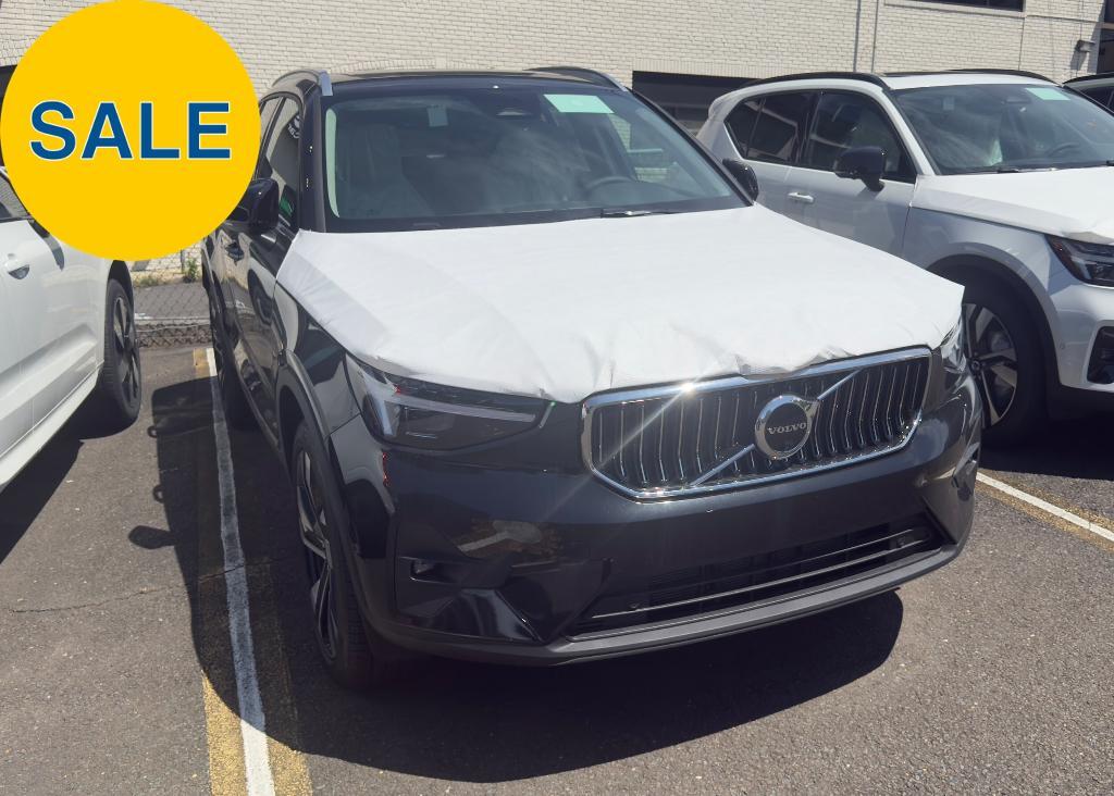 new 2025 Volvo XC40 car, priced at $40,109