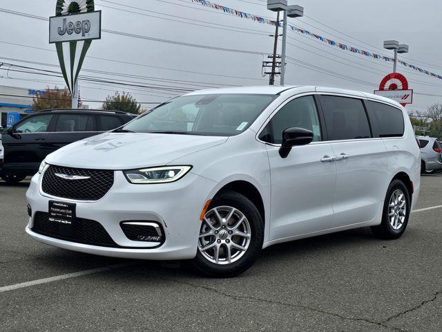 used 2024 Chrysler Pacifica car, priced at $27,900