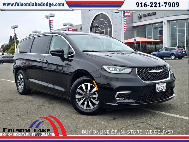 used 2024 Chrysler Pacifica Hybrid car, priced at $29,900