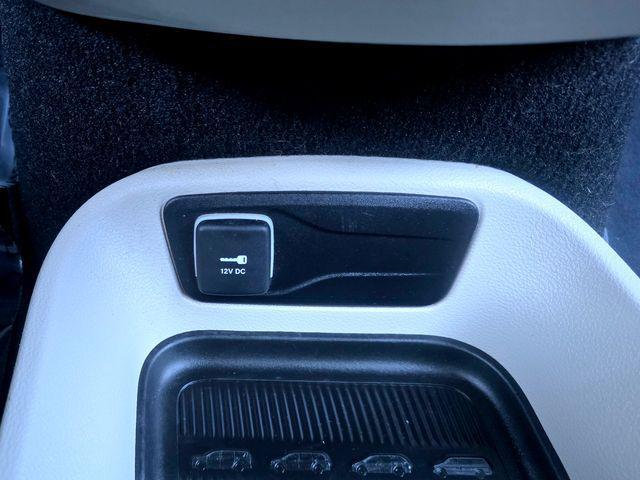 used 2024 Chrysler Pacifica Hybrid car