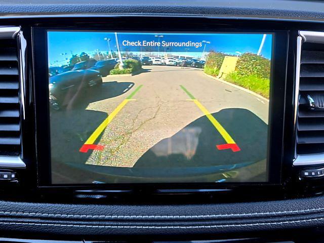 used 2024 Chrysler Pacifica Hybrid car