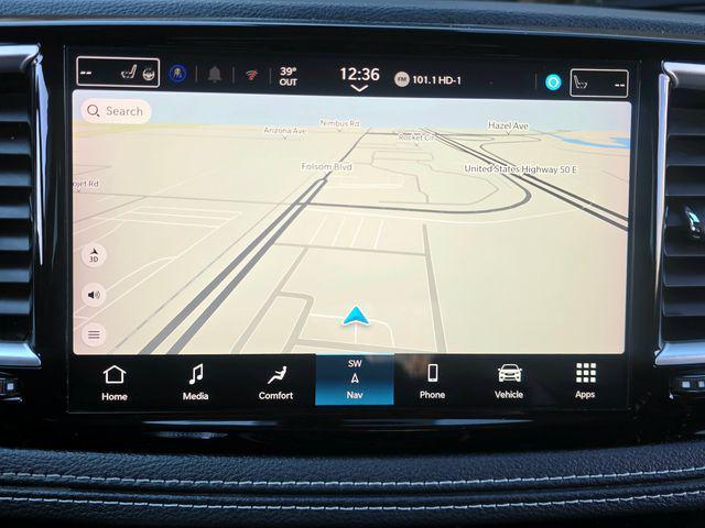 used 2024 Chrysler Pacifica Hybrid car