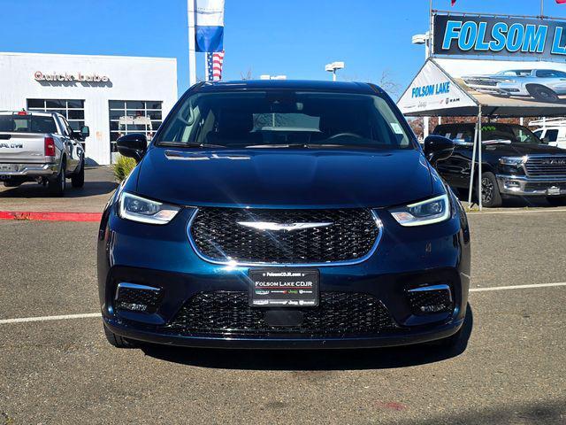 used 2024 Chrysler Pacifica Hybrid car