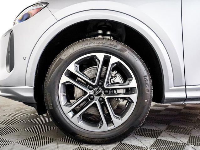 new 2025 Audi Q5 car, priced at $60,025