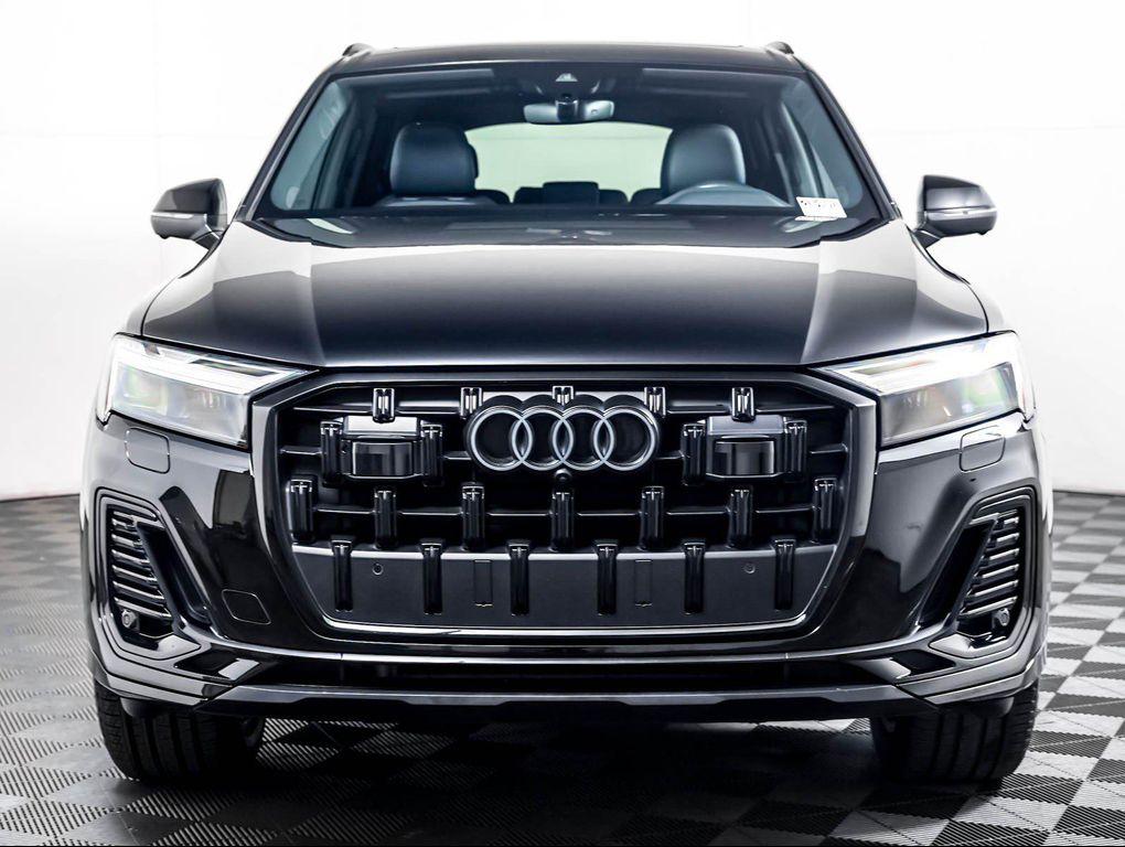 used 2025 Audi Q7 car, priced at $46,085