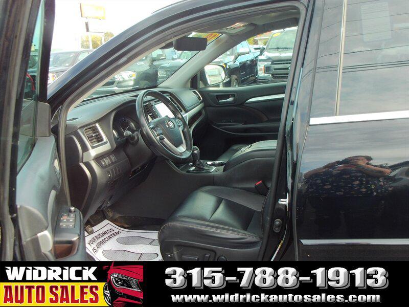 used 2019 Toyota Highlander car, priced at $20,998