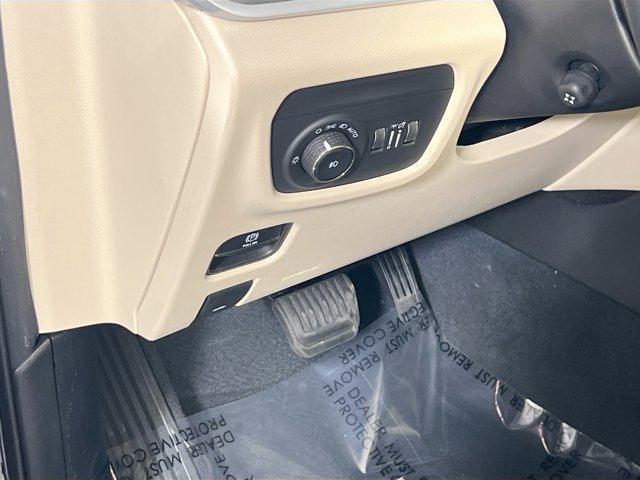 used 2023 Jeep Grand Cherokee car, priced at $30,889