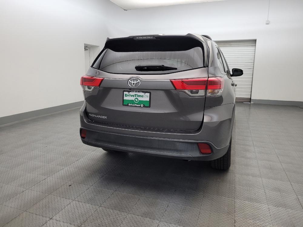used 2019 Toyota Highlander car, priced at $23,395