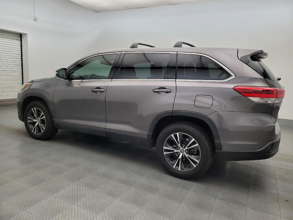 used 2019 Toyota Highlander car, priced at $23,395