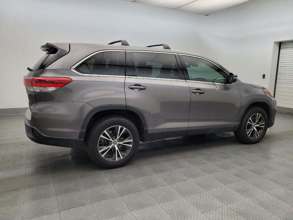 used 2019 Toyota Highlander car, priced at $23,395