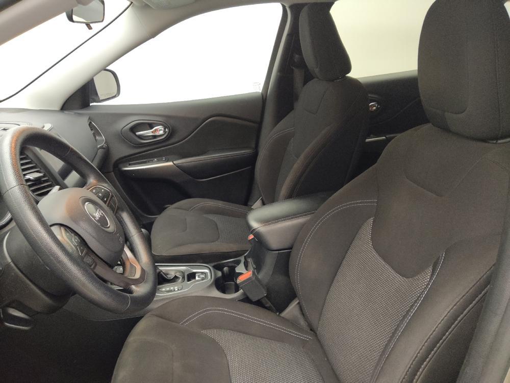 used 2019 Jeep Cherokee car, priced at $16,795